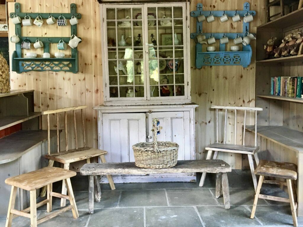 vernacular cafe